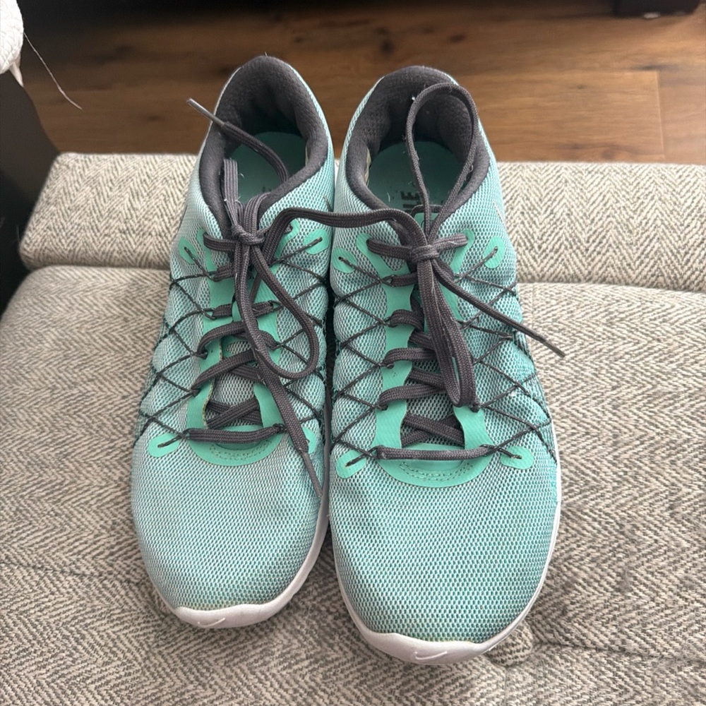 Nike Women's Teal Mesh Lace-Up Athletic Sneakers